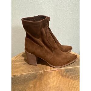 Steve Madden Viper Faux Suede Brown Pull On Ankle Boot size 9.5